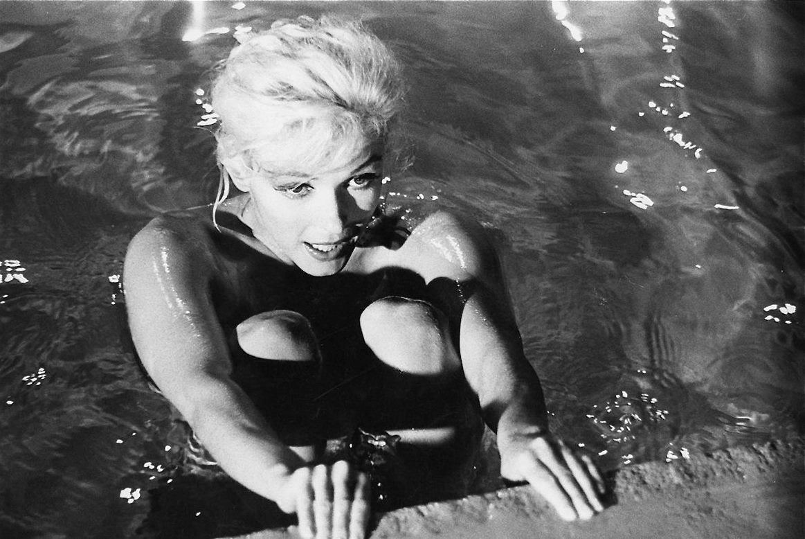 Fantastic star марк алмонд. норма бейкер мэрилин монро. мэрилин монро 1962. мэрилин монро что то должно случиться. мэрилин монро в бикини.