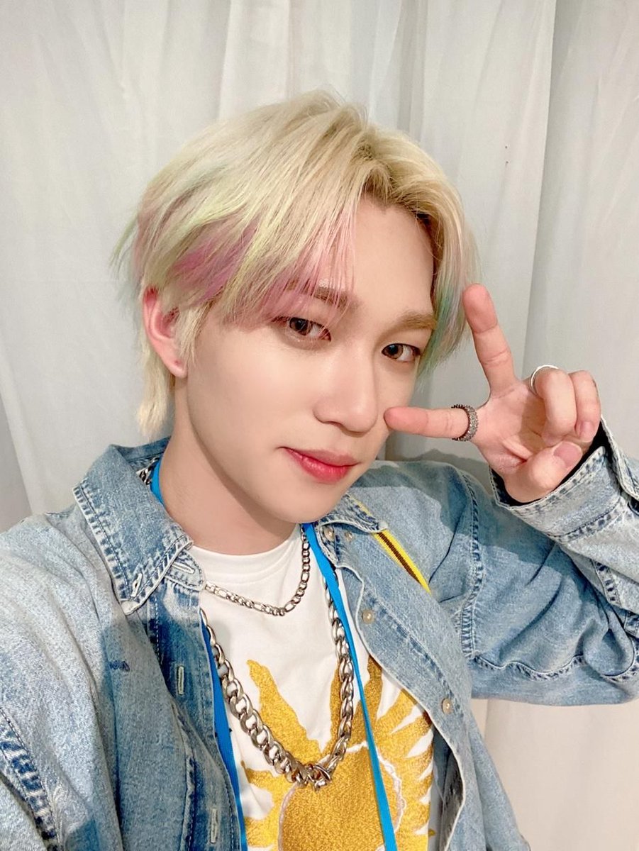 theo_archives's tweet photo. [P1CK!] P1Harmony 3rd Mini Album [DISHARMONY : FIND OUT] 팬 사인회 Selfie #2 #THEO #테오 https://t.co/kDefkTKKHO