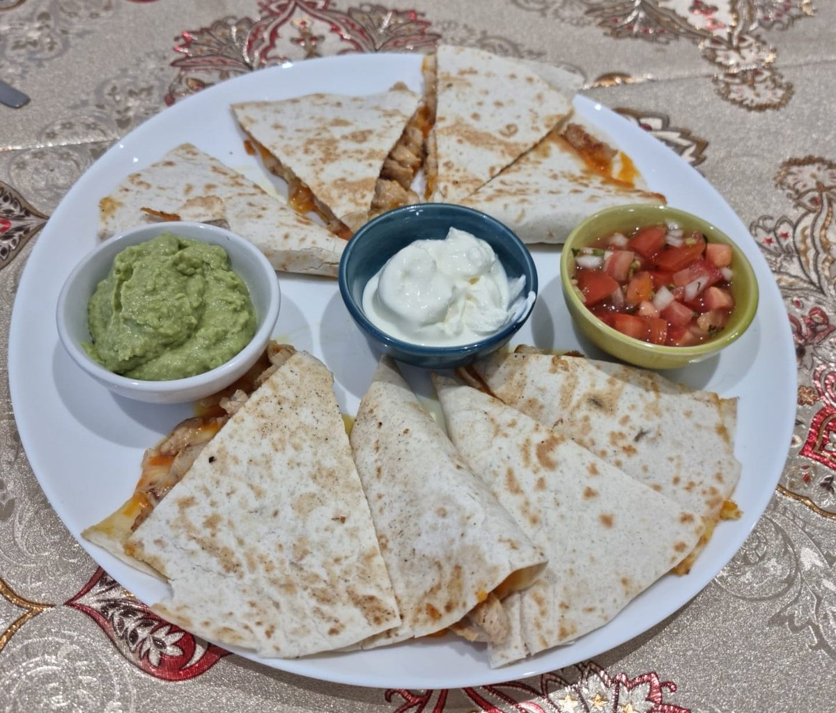 Which one do you like more? 🥑
💞 Tacos vs Quesadillas 🔥
#Cardiff #UK #mexican #Spanish