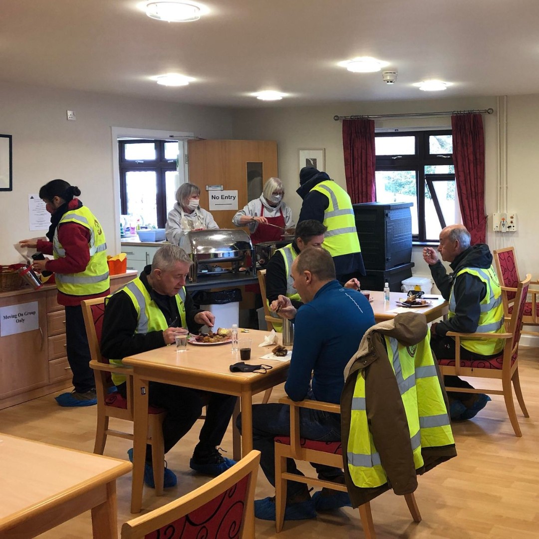 ECHospice's tweet photo. Day 1 of our Christmas Tree Collection is going tree-mendously! π
Our wonderful volunteers have already collected a gargantuan number of trees and are now refuelling with a delicious hot pot, courtesy of @SodexoUK_IRE and '@AstraZeneca π₯π΄π Yum!
#ECHTrees https://t.co/RVHZSU8gZ9