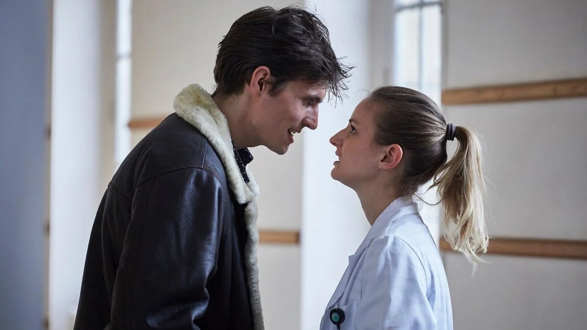 Et la relation (et alchimie) entre ces 2 là est un pur régal. En fiction, on oublie trop souvent le ressort émotionnel que peut contenir l'amitié. C'est un cas d'école ici. Je les aime trop.