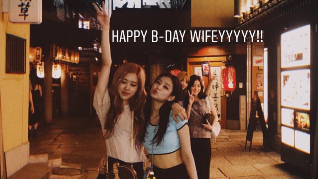 chaennieonly's tweet photo. rosé greeting jennie throughout the years https://t.co/hFqc71qfP8