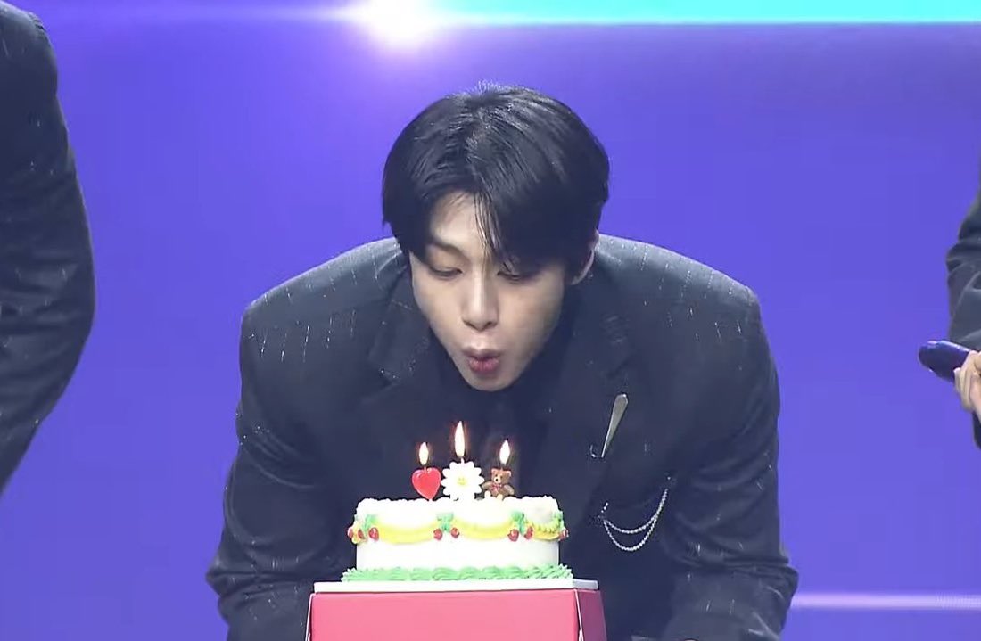 hwonpics's tweet photo. happy birthday, hyungwon 💚

#형원 #HBDtoHYUNGWON https://t.co/9VmQBULueH