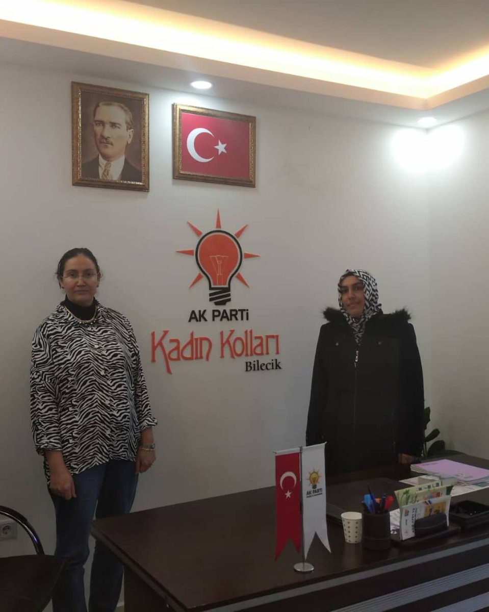 akkadinbilecik's tweet photo. AK Parti Bilecik Kadın Kolları teşkilatımız nöbet uygulaması kapsamın da haftaiçi hergün Parti binamızda nöbetlerimizi tutmaya devam ediyoruz.
➡️Soru ve görüşleriniz için parti binamıza ziyaretlerinizi bekleriz.
#AKPartiBilecikKadınKolları
#AKKadınBilecik
@AKKADINGM @aysekesir https://t.co/qXsN7vgvMo