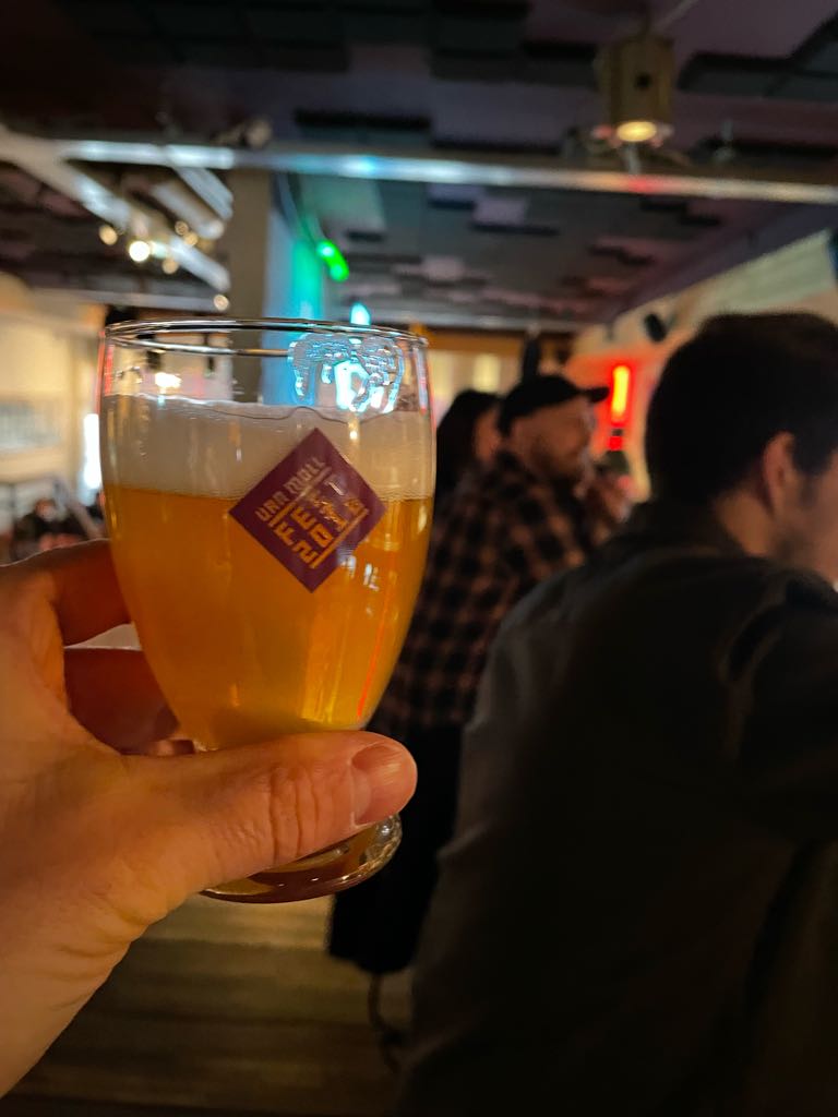 renovdl's tweet photo. Ik word hier zo blij van. Één van m’n favo hang-outs pikt het niet meer en is open! ♥️💪🏻 #vanmoll https://t.co/ZkqLLyVDC3
