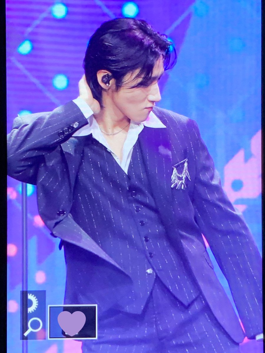Creation_for_IM's tweet photo. 220115 #케이팝클릭

무대 위 창균이를 드디어 담아보네📸💜

#몬스타엑스 #MONSTAX #임창균 #창균 #아이엠 #IM #창균이네작업실 @OfficialMonstaX https://t.co/PINVTeUGbA
