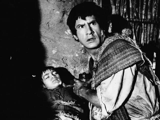 marincine's tweet photo. Hoy cumple 97 años Ignacio López Tarso, el mejor actor mexicano de siempre, con una brillante carrera de 68 años; intérprete de Macario, La Sombra del Caudillo, Los Hermanos del Hierro, Rosa Blanca, El Hombre de Papel, El Gallo de Oro, Rosa Blanca, El Profeta Mimí, Los Albañiles https://t.co/W9vJI0YX5z