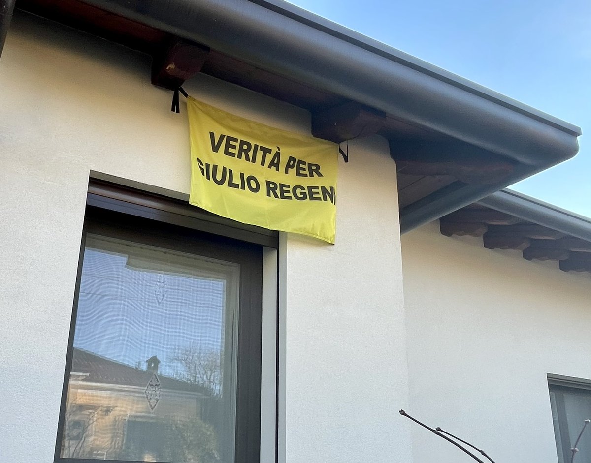simonettapiero2's tweet photo. #15gennaio #34anni #veritaperGiulioRegeni #Regeni #veritaegiustiziaperGiulio striscione nuovo che rinnova in questo giorno il nostro impegno
Giulio💛 https://t.co/fQVMGBbhQ2