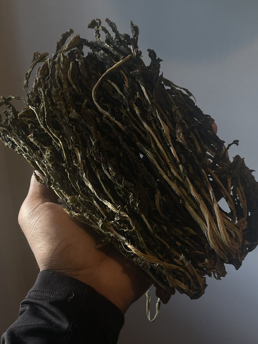 sucramanthon's tweet photo. This is shiraegi. It’s basically dried Napa cabbage. In order to use, you usually have to soak for at least 24 hours in lukewarm water. It’s encouraged to change the water every 3 - 4 hours! https://t.co/PNmEuKdvlM