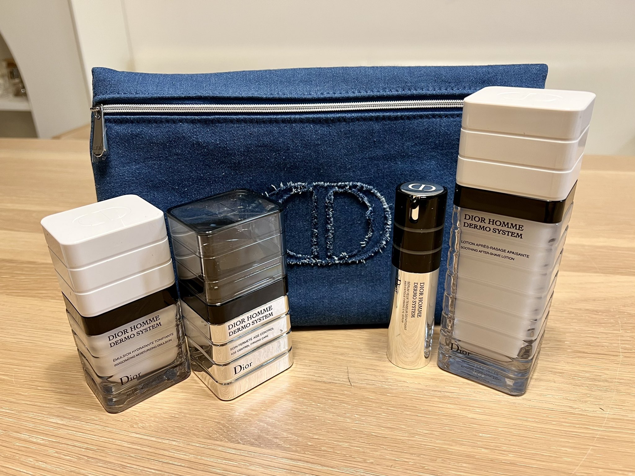 じゅんたんch 最近はどんどんこだわりがなくなってきて いっつもママちゃんの借りてたら Dior Hommeのスキンケアを ラインで買ってきてくれた ありがとう もしかしたら 私の使わないで ってサインかも 笑 T Co Ld5g0vwzyt Twitter じゅんたんch 最近はどんどんこだわりがなくなってきて いっつもママちゃんの借りてたら Dior Hommeのスキンケアを ラインで買ってきてくれた ありがとう もしかしたら 私の使わないで ってサインかも 笑 T Co Ld5g0vwzyt Twitter