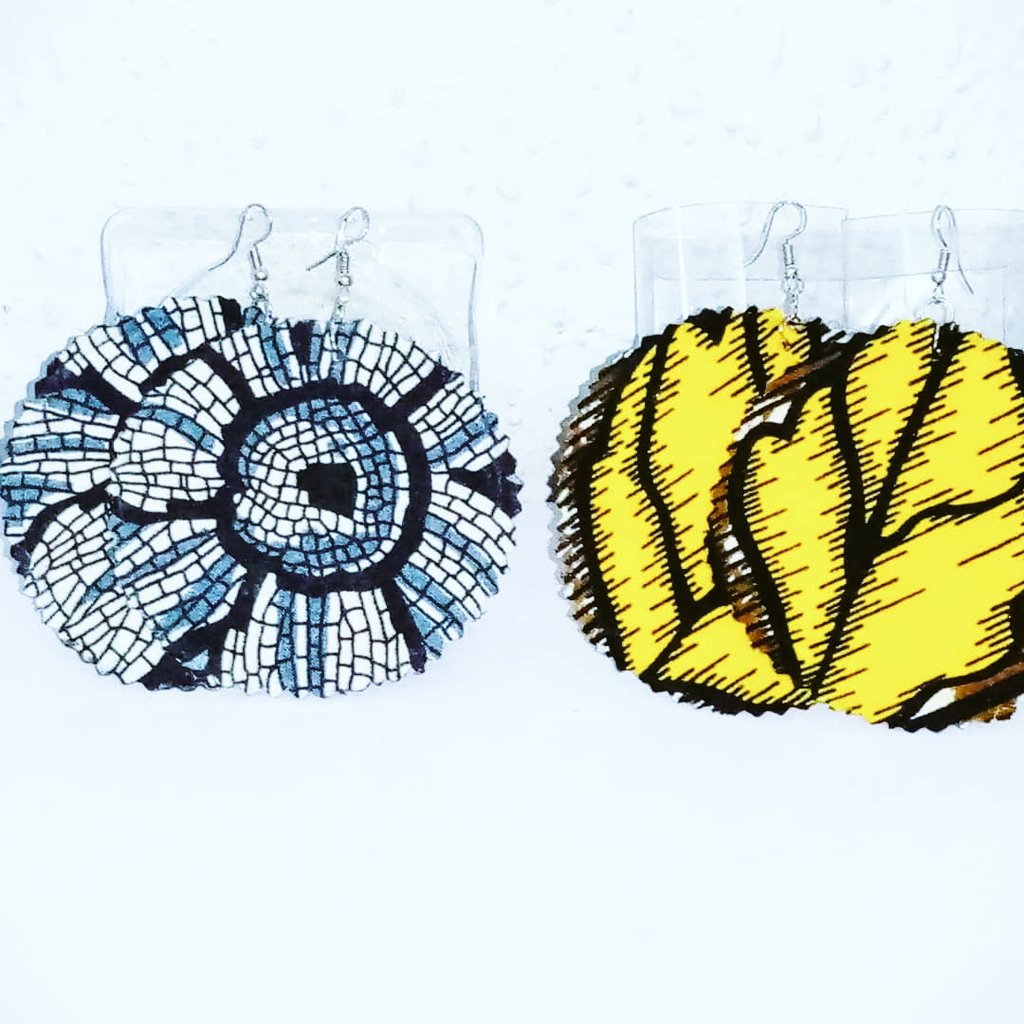 istylish2's tweet image. Elegant look, you wear Istylish. 

Earrings from the Istylish Carnival Collection are available in blue, yellow and brown. The pairs are light weight and comfort.
#istylishcarnivalearring #istylishfinejewelry #lookelegant #Colors #fashion