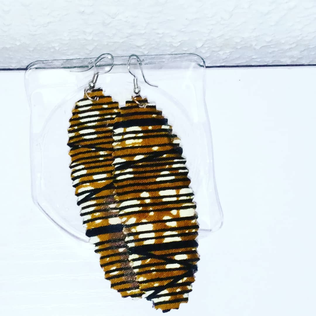 istylish2's tweet image. Elegant look, you wear Istylish. 

Earrings from the Istylish Carnival Collection are available in blue, yellow and brown. The pairs are light weight and comfort.
#istylishcarnivalearring #istylishfinejewelry #lookelegant #Colors #fashion