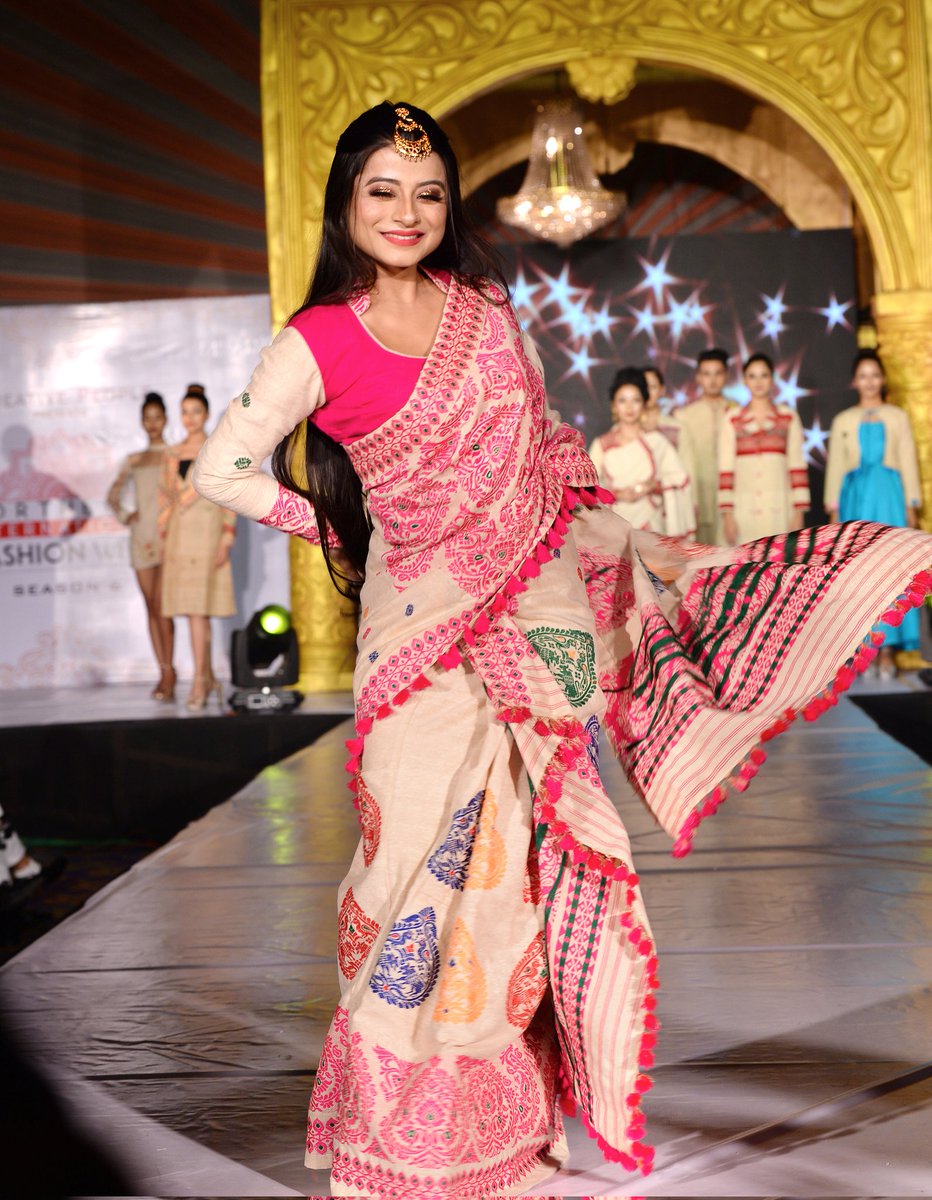 PurabiBora12's tweet photo. #Northeast_international_fashion_week_2021 

 #showstopper #beautiful #assamese_actress 
@anannya_kashyap
@shyamontika_sharma
Manika Sinha 

 #fashionmodel #fashiondesigner #Guwahati #trending   #purabis_creation #purabi #purabibora  #traditional #assamesegirl #tweeter #Assam https://t.co/2eiLS9cUoI