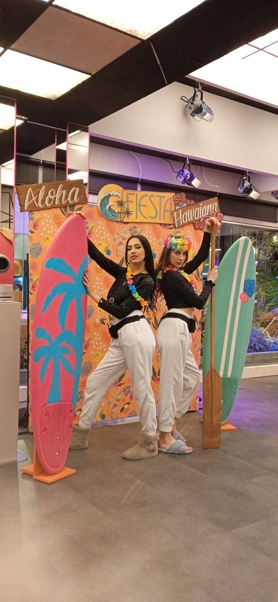 El primer roce en la casa ha venido por parte de estas concursantes 😱 ¿Con quién vais?
🔁 Con Alatzne y Elena
❤️ Con Laila y Nissy 
#Secret15E