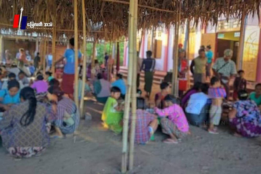 pyaemhu's tweet photo. Military terrorists forces launched an offensive in some villages of Myaung tsp, Sagaing division on Jan 13, and burnt down residential properties until ashes, reportedly. #NoFlyZoneInMyanmar #2022Jan15Coup #WhatsHappeningInMyanmar https://t.co/S45QHT8i4j