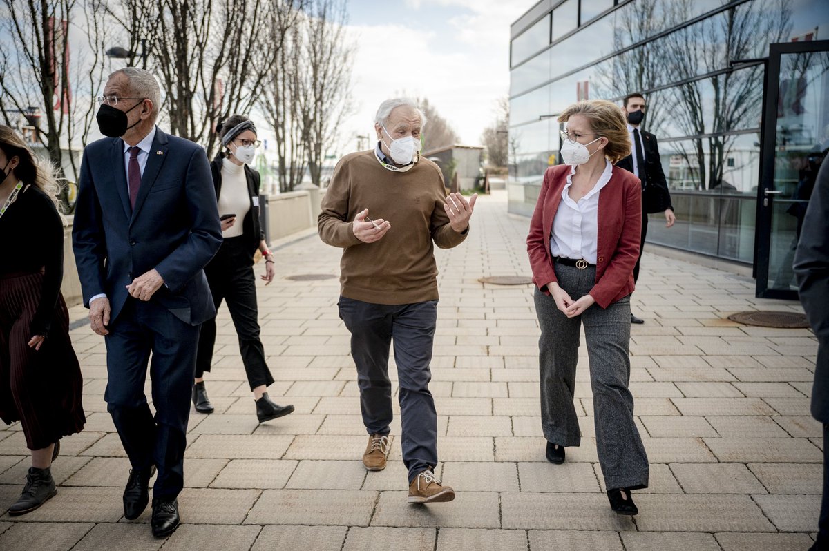 lgewessler's tweet image. Ich freue mich sehr, dass @derKlimarat nun startet. Es ist das erste Mal, dass in Österreich 100 #Bürger:innen mit ganz unterschiedlichen Lebenserfahrungen zusammentreffen und gemeinsam darüber diskutieren, wie wir unser Land bis 2040 wieder klimagesund machen können. (1/2)