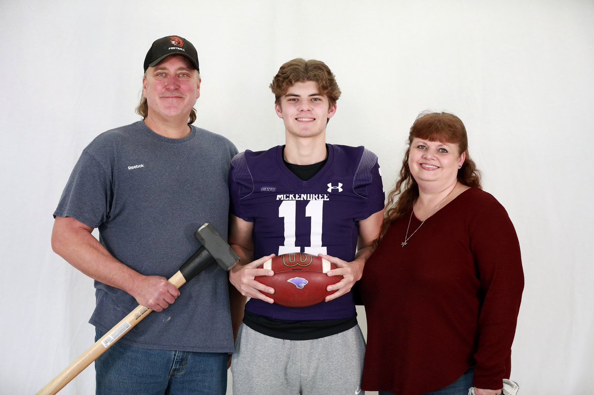Big thank you to <a href="/Mckendree_FB/">McKendree Football</a> for having me on an official Visit! Had a great time checking it all out   <a href="/qbfarm/">QBFarm</a> @MK_CoachMiller <a href="/McHenryFootball/">McHenry Football</a>