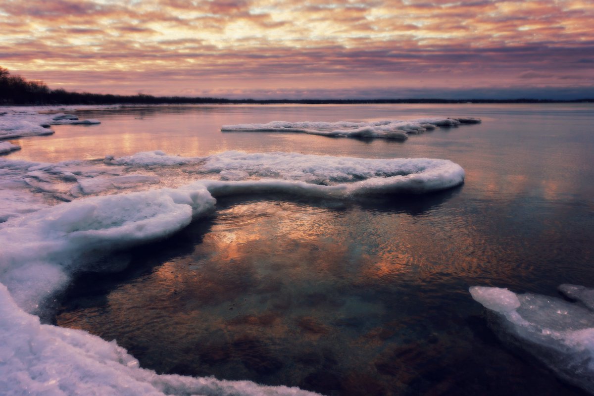 hoppermark's tweet photo. I love winter for 5 mins....then the sting of the cold tells me I am nuts for being out there...lol Jan 14 @weathernetwork  @CanGeo_Travel  @OntarioParks  @SandbanksPP https://t.co/AFf8ofE5O2