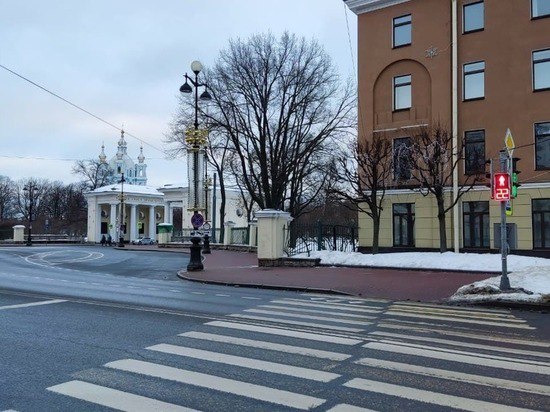 Wild_SPb's tweet photo. Только посмотрите какая красота, как прекрасно убран снег. Никаких тебе гигантских сосуль-убийц и скользких тротуаров. Ах да, это же Смольный.
Тут действительно хорошо убирают, а на остальной город страшно глянуть. https://t.co/Qs3WWs4Tqh