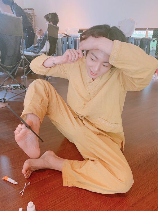iluvekoo's tweet photo. baby :( https://t.co/SvWFIsJltm