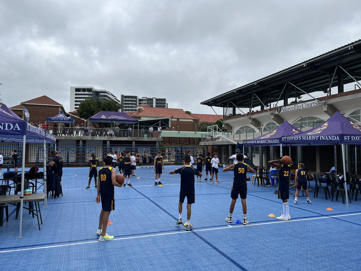 InandaHoops's tweet photo. Our new boys &amp; their parents came out en mass for the grade 8 sport orientation morning. Following a briefing by our deputy headmaster Mr Ireland, boys were put through different stations, learning the basics of ball familiarisation, dribbling, passing &amp; shooting. Fun day for all https://t.co/4spCIW0J6E