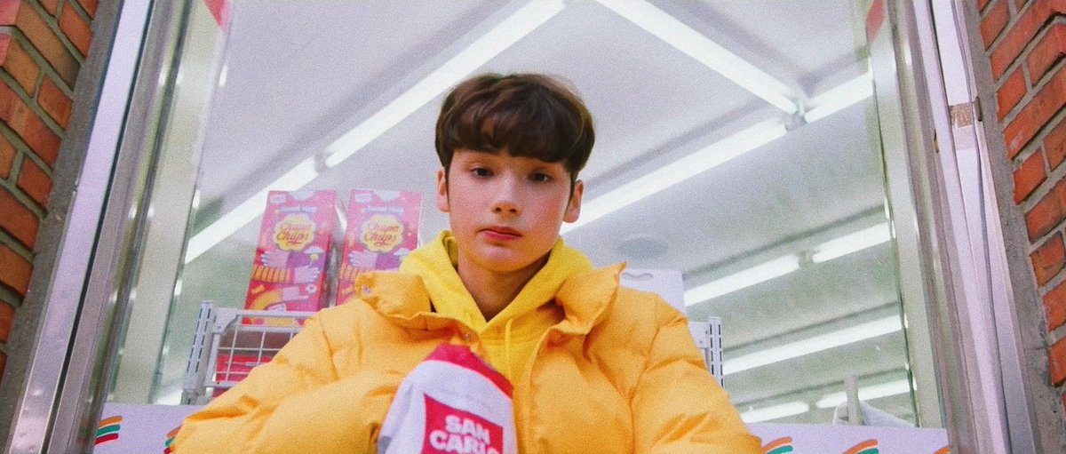 hyukatonin's tweet photo. #3YearsWithHUENINGKAI 💫 https://t.co/Gn6KkexYcx