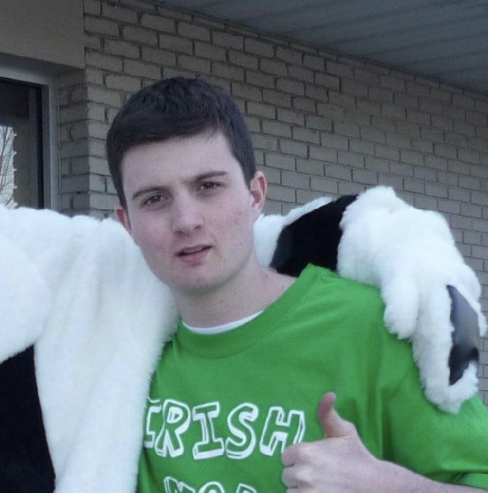 nickpreller's tweet image. The kids in Euphoria couldn’t handle the tshirt under another tshirt trend of late 2000s high school