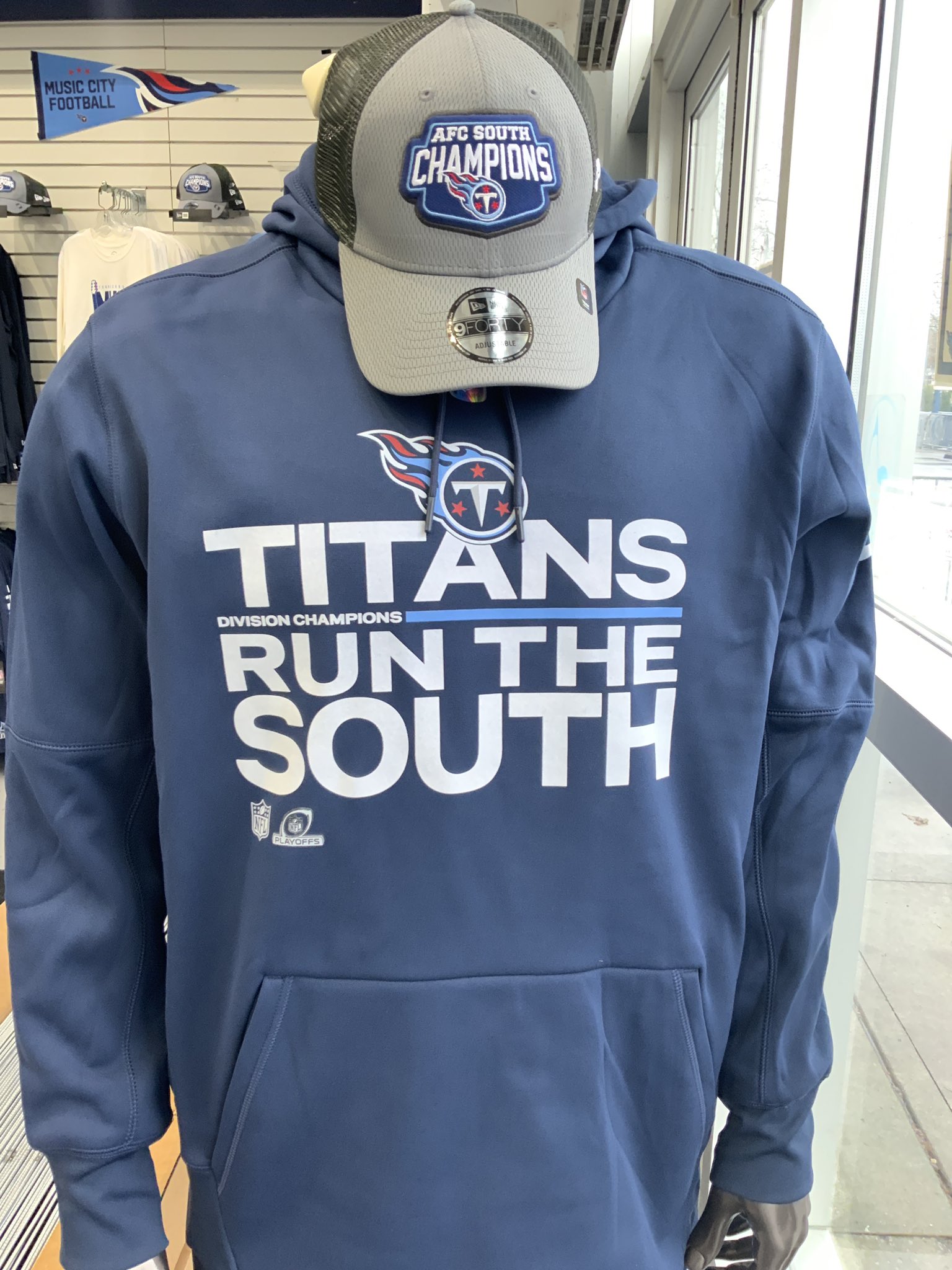 titans run the south sweatshirt