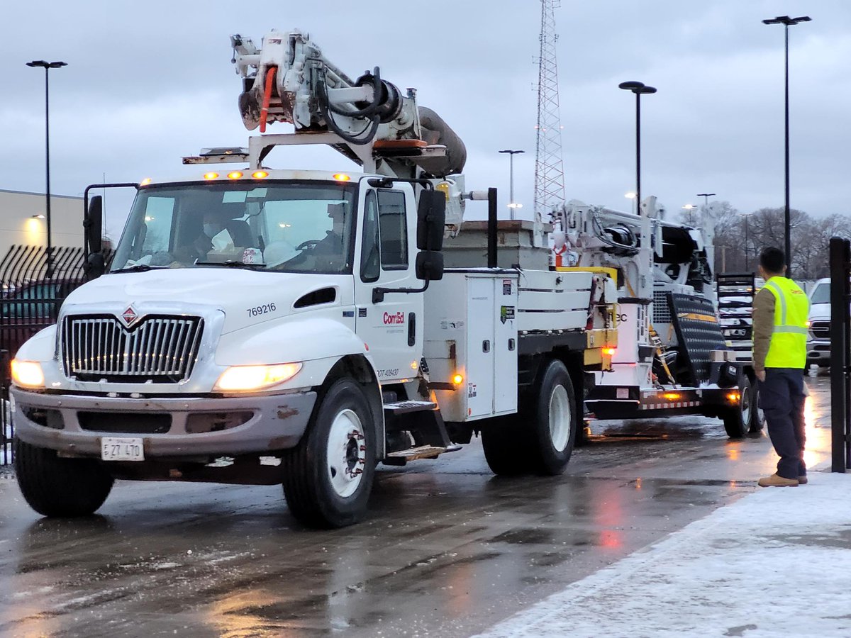ComEd's tweet photo. Our crews are rolling out to assist our @Exelon sister utilities @PECOconnect, @MyBGE and @PepcoConnect as a major #winterstorm is expected to hit the East Coast on Sunday! ๐ชโ๏ธ 239+ crews are headed east in preparation of #Izzy to help with any power outages. https://t.co/xqfNpgzwVF