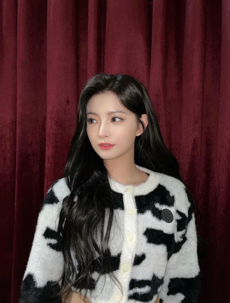 yirenpic's tweet photo. 220116 weverse update https://t.co/Ny1NRZBcvN