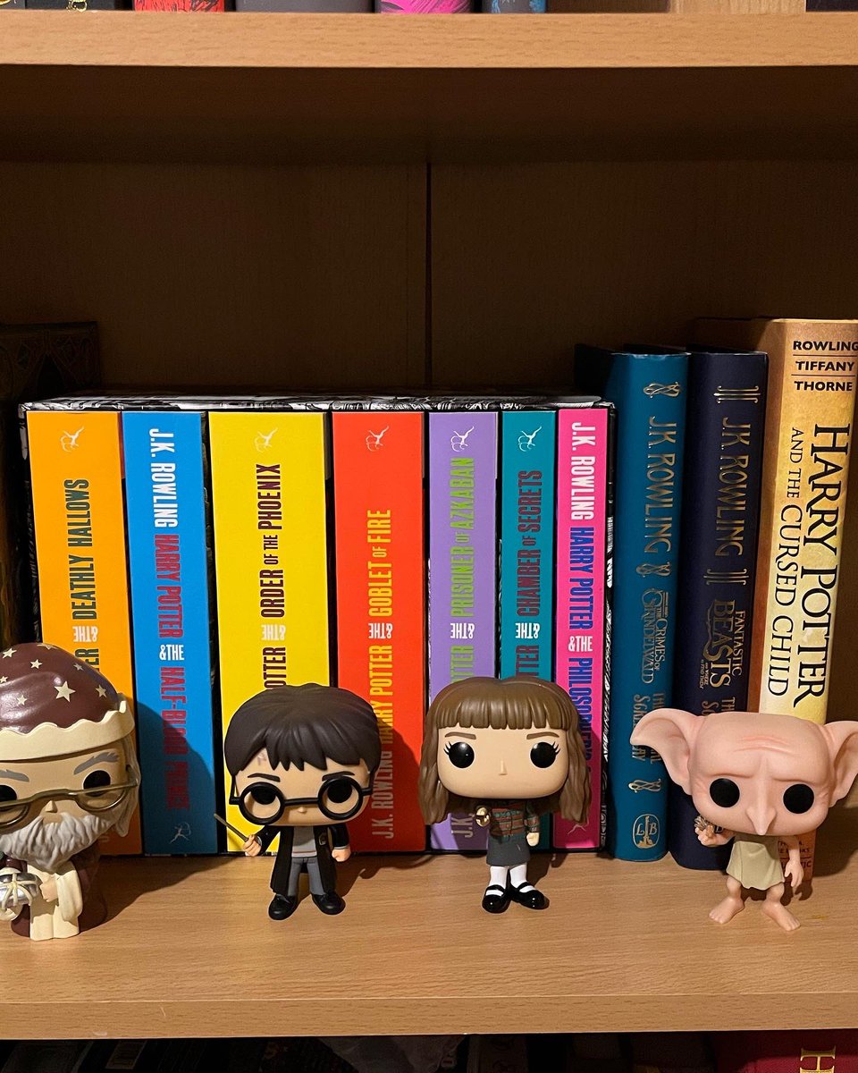 JennyTS86's tweet photo. I bought a Hogwarts cup today in an amazing store in my city😊❤️. 

#HarryPotter #potterhead #harrypotterfan #wizzardingworld https://t.co/xdJwUCNqWq