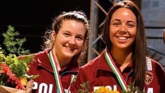 poliziadistato's tweet photo. Dalla #Coppadelmondo di #fioretto🤺 arrivano 3 medaglie di marca #Fiammeoro con #AliceVolpi e #MartinaFavaretto rispettivamente oro🥇e bronzo🥉a Poznan (Polonia) mentre #EdoardoLuperi vince l'argento🥈sulle pedane francesi di Parigi 💪🇮🇹👏👏👏 #scherma #federscherma #15gennaio https://t.co/JNPUthuZTX
