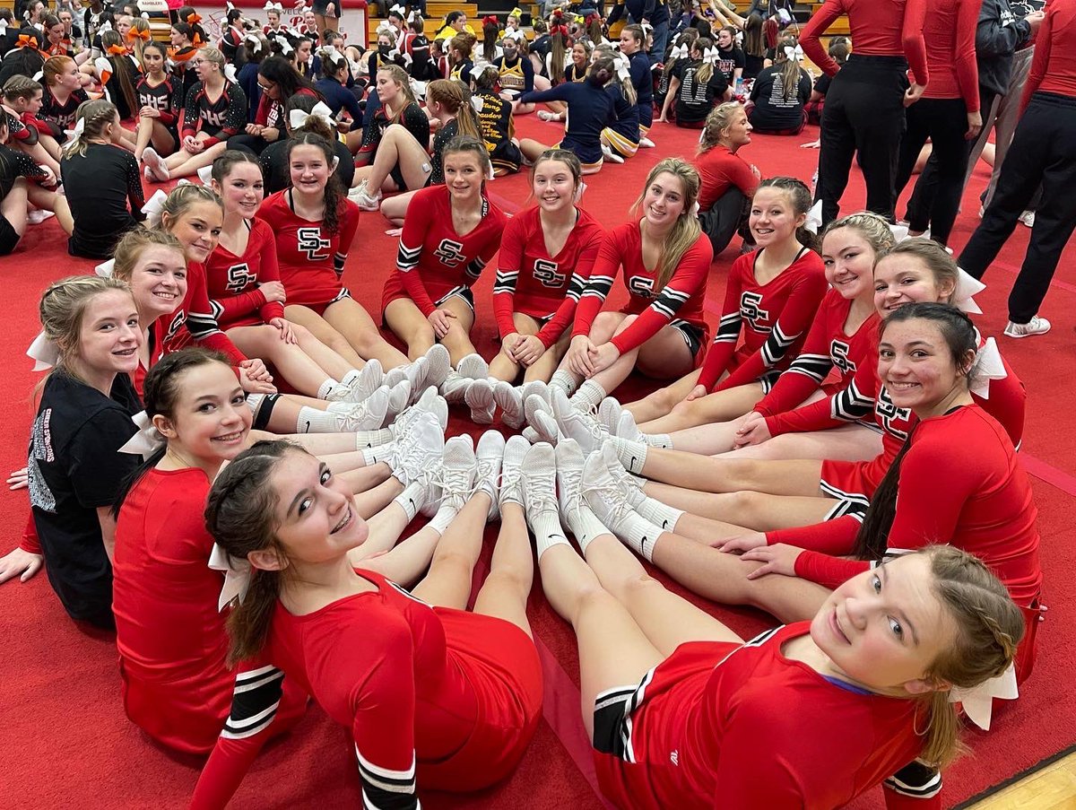 swartzcreekad's tweet photo. Congratulations to our SCVC team on their 2nd place finish at the Perry Invitational today! ❤️🤍🐉🥈#countcreekin #dragonnation #feerless @SwartzCreekHS @swartz_creek https://t.co/Eig0XBmD5N