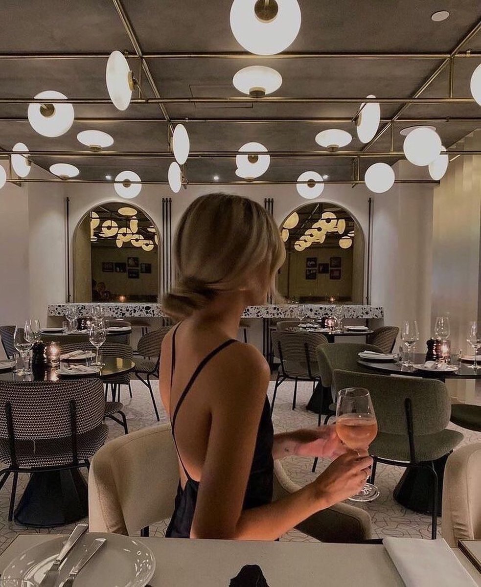 SelectOutfit's tweet image. Glamorous