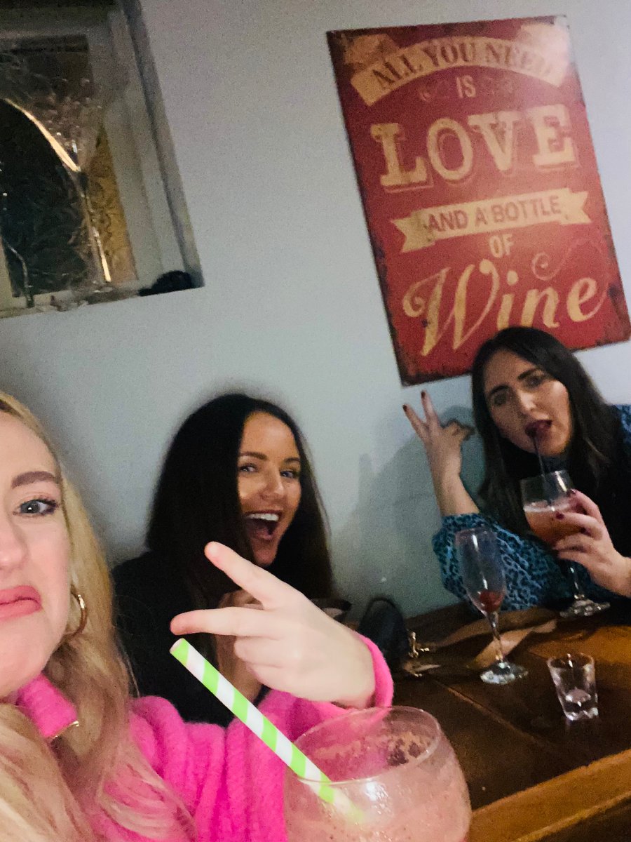 bethh110989's tweet photo. @ALANMYERSMEDIA @xkatealicex We’re the girls Al https://t.co/cZh0EdJV1n