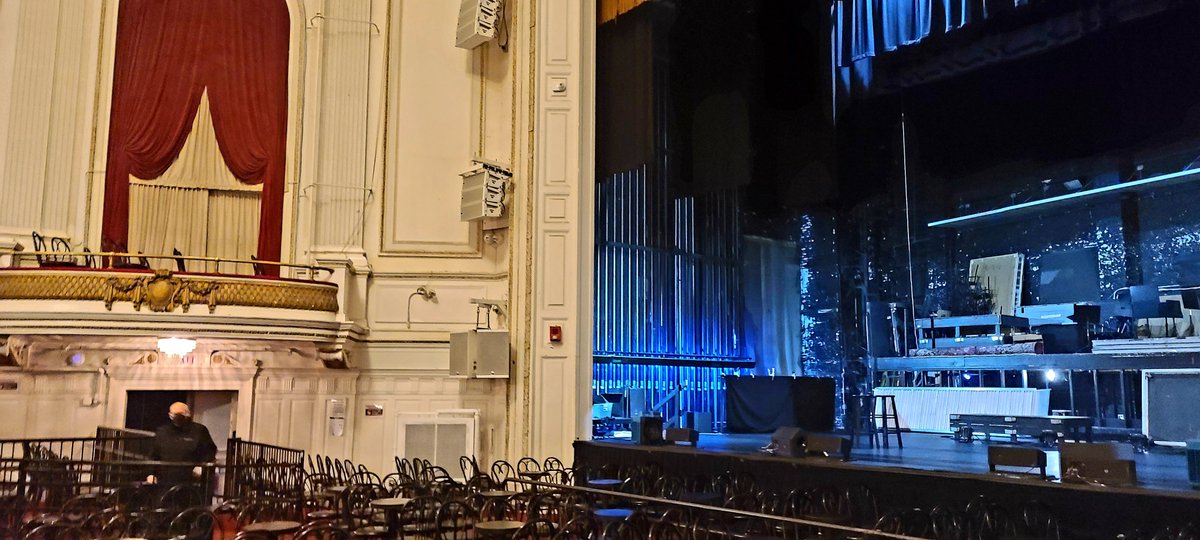 Touring <a href="/The_Wilbur/">The Wilbur</a> in prep for our 4/20 performance of 
Saints, Sinners &amp; Serial Killers starring Casey Sherman and Dave Wedge - The Wilbur thewilbur.com/artist/saints-… 
<a href="/MuddHouseMedia/">MuddHouse Media</a> 
<a href="/DaveWedge/">Dave Wedge</a> 
<a href="/KrisMeyer/">Mr.Mowbray</a> 
#FortPointMedia