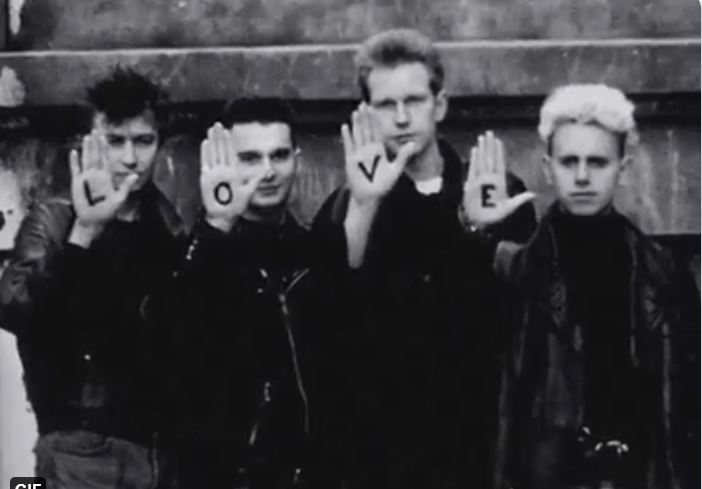 ColHartman's tweet photo. The reason @POTUS
& @VP will not #cancelstudentdebt as @depechemode
said "The grabbing hands grab all they can. All for themselves, after all. The grabbing hands grab all they can. All for themselves, after all. It's a competitive world #EverythingCountsInLargeAmounts https://t.co/oeNTBBurnn