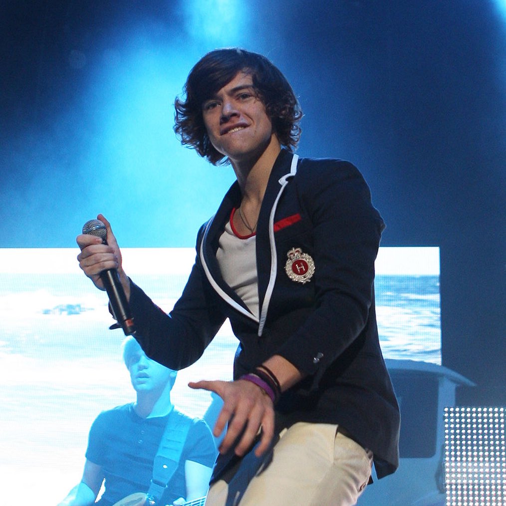 onthisdayharry's tweet photo. On this day: | Harry Styles performs with One Direction in Liverpool, UK on January 15th 2012.| https://t.co/ehrt2Qx61I