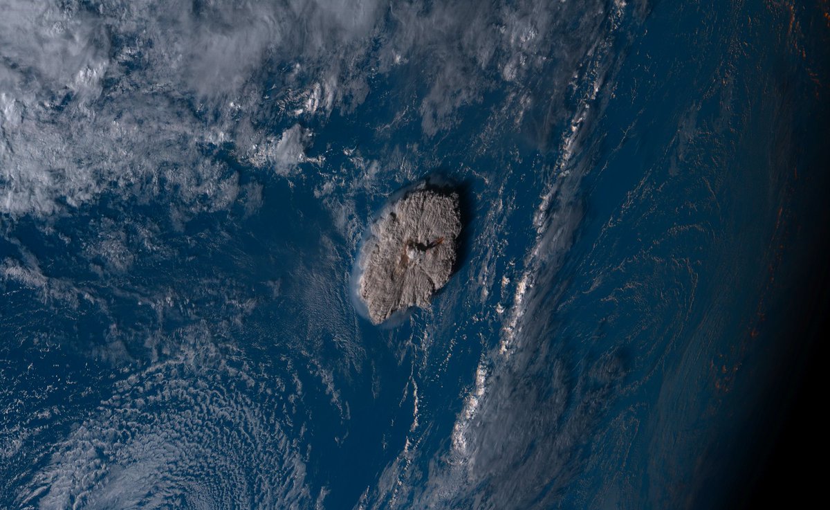 weatherdak's tweet image. Already iconic satellite imagery of the eruption of Hunga Tonga–Hunga Haʻapai.

Unlike anything we've ever witnessed with modern satellites.