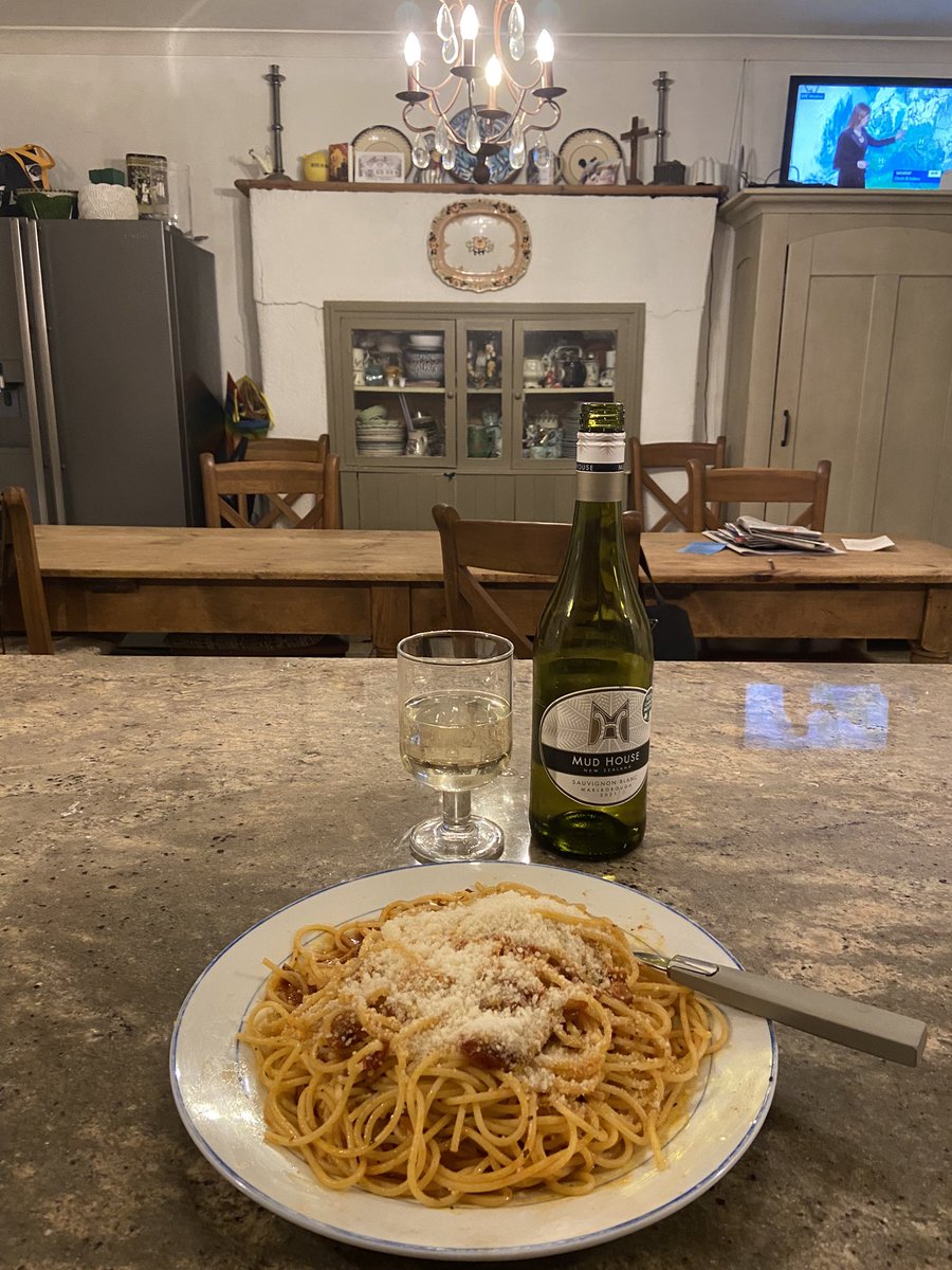 LucindasIreland's tweet photo. I don’t eat a lot of pasta but somehow tonight felt like a solid heap of comforting carbs in the form of spaghetti and my own arrabiata sauce. It’s not pretty, I won’t eat it all, I said, guess what….😳 😔 https://t.co/XpD6QKdwJ7