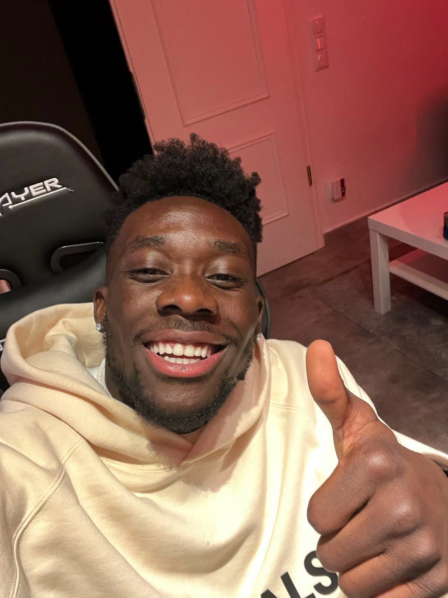 AlphonsoDavies's tweet photo. Thanks to everyone for showing so much love and support. I can’t wait to be back on the pitch doing what I love #AD19⚡️ https://t.co/nhiaYar7ki