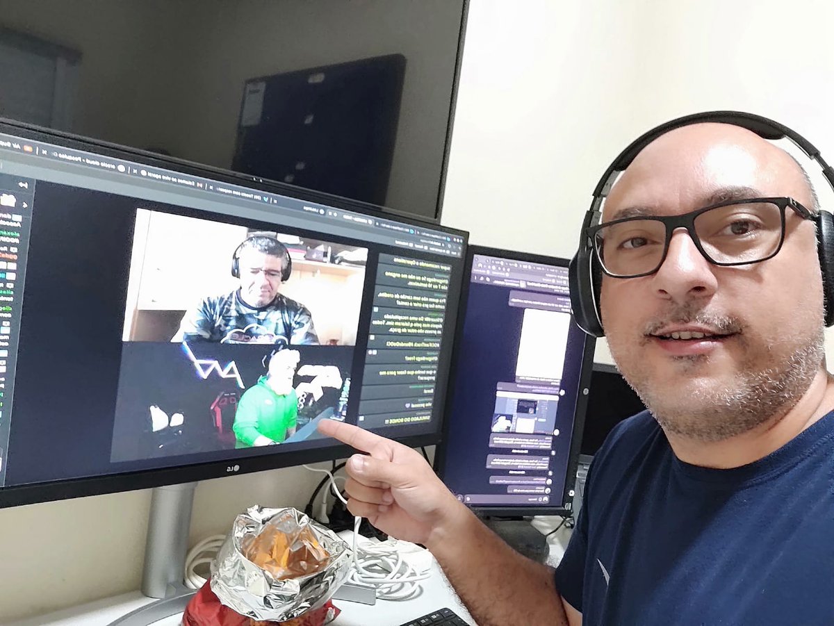 leandrohv's tweet photo. Sabadão seguindo as dicas da @LINUXtipsBR, do surreal @badtux_ e claro do sensacional @RapCampelo  nos estudos em busca da certificação Oracle Cloud Infrastructure - OCI! 

#BondeDoOCI #oraclecloud #linux #LINUXTips #cloud #devops #devsecops #appsec #segurancadainformacao https://t.co/jxuwrAPwyY
