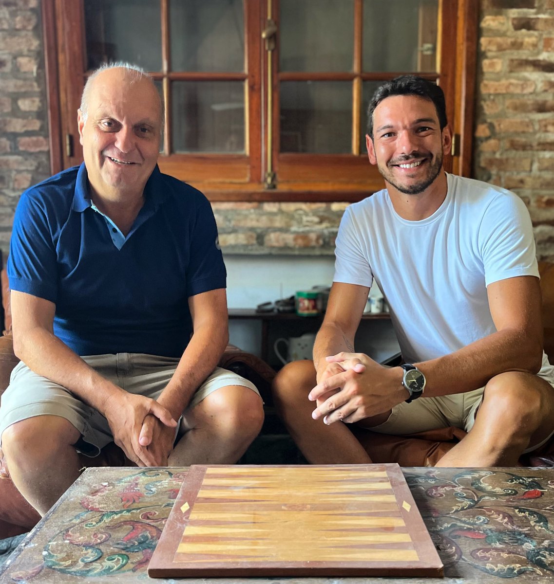 Además de cargar energías para comenzar el año, las vacaciones también son una oportunidad para encontrarse con amigos! 

Gracias <a href="/herlombardi/">Hernán Lombardi</a> por compartir conmigo ideas y charlar sobre los desafíos que tenemos por delante! 

Te esperamos pronto por Paraná!