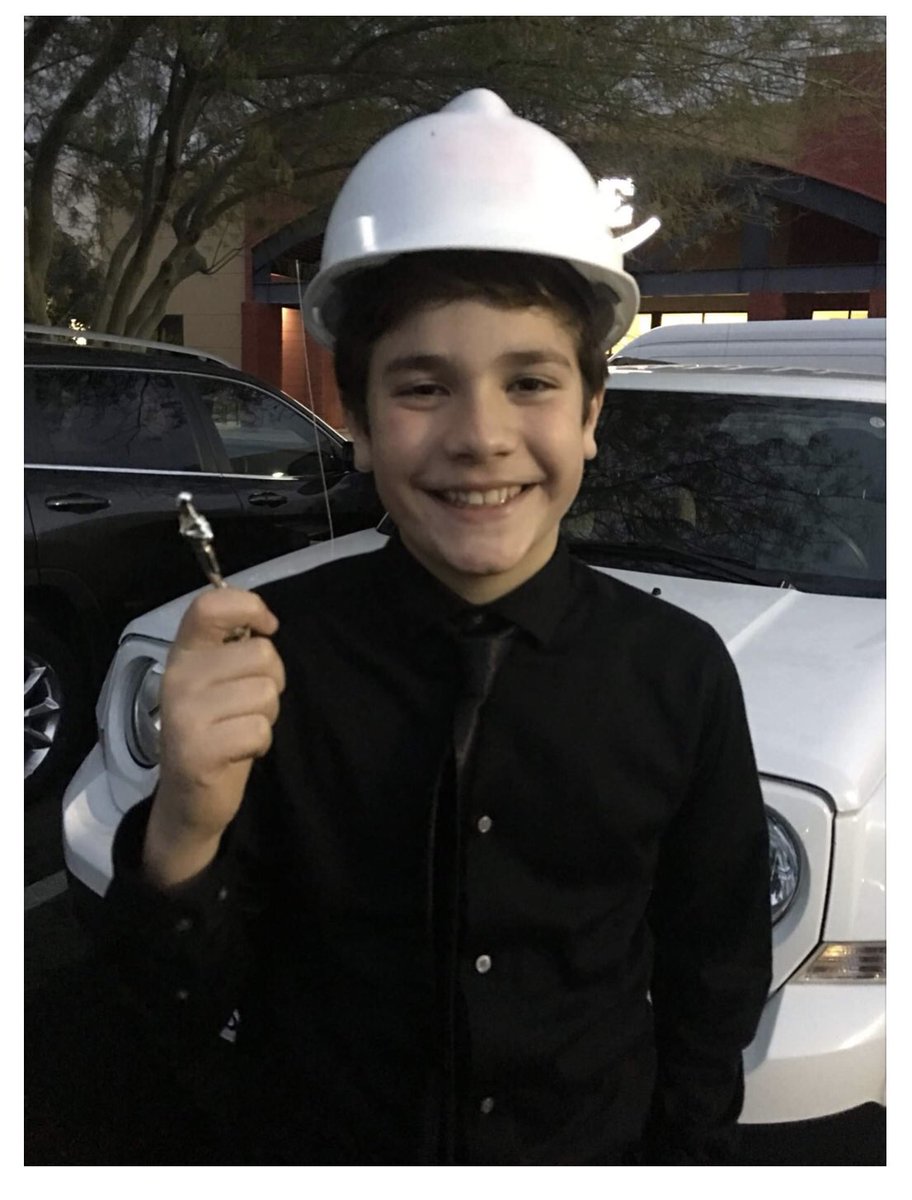 aidanamneines's tweet photo. Missing this 12 year old today (now almost 18). How lucky am I. ❤️ #aidoon #majnoon https://t.co/MLvFogxRDN