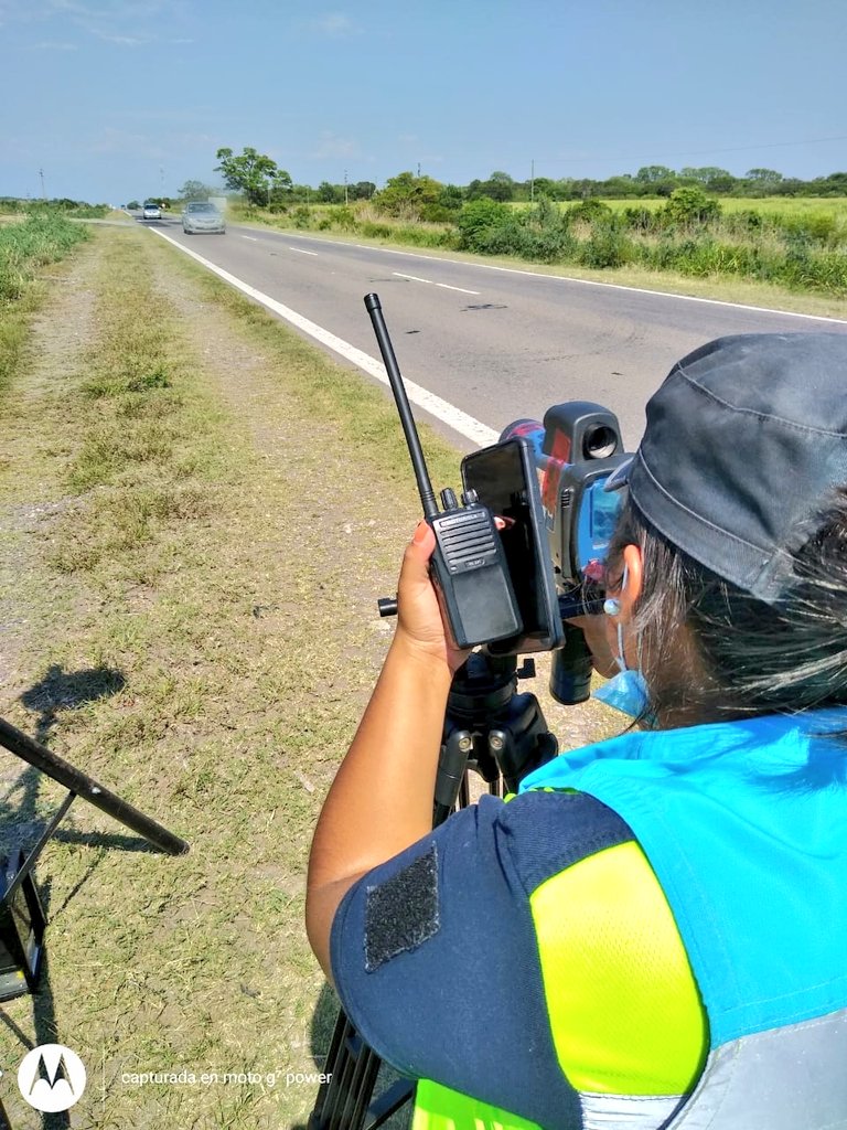 silvinapaularod's tweet photo. Junto a la #PoliciaVial de Jujuy, controlamos la velocidad y la documentación de 9️⃣8️⃣ vehículos
📍#RN66 empalme #RN34
Agentes
🔹Gamboa Miguel
🔹Obregón Juan
#ViajaSeguro #SeguridadVial
#ElControlSalvaVidas
#ArgentinaUnida https://t.co/592DNW8IOe