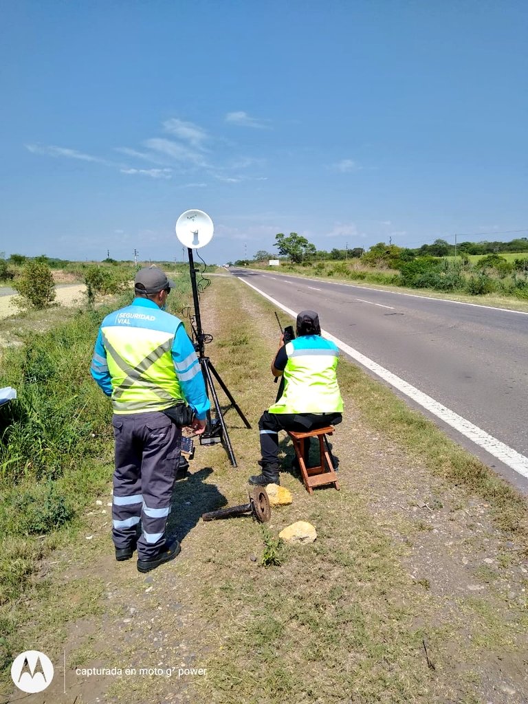 silvinapaularod's tweet photo. Junto a la #PoliciaVial de Jujuy, controlamos la velocidad y la documentación de 9️⃣8️⃣ vehículos
📍#RN66 empalme #RN34
Agentes
🔹Gamboa Miguel
🔹Obregón Juan
#ViajaSeguro #SeguridadVial
#ElControlSalvaVidas
#ArgentinaUnida https://t.co/592DNW8IOe