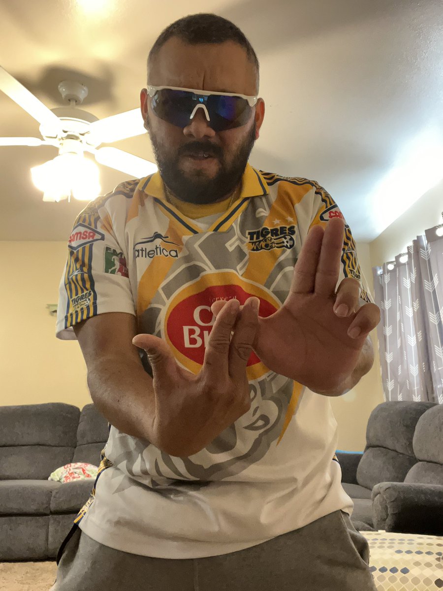 Bovver69's tweet photo. Vamos que se gana hoy! #VamosLosTigres #FGyC #austintexas @FlashbackSoccer https://t.co/l9suvDLy4b