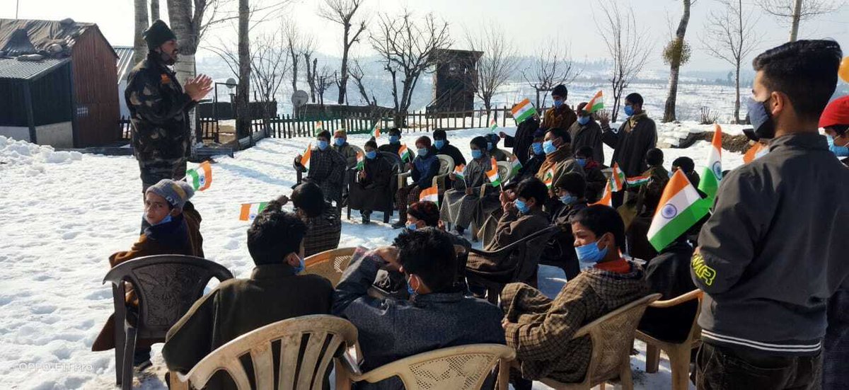 ChinarcorpsIA's tweet photo. #ArmyDay Celebration at Langate in #Kupwara.

#थलसेनादिवस 
#ArmyDay2022
#IndianArmy 
#Kashmir 
@adgpi
@NorthernComd_IA https://t.co/6hMMv0Rola