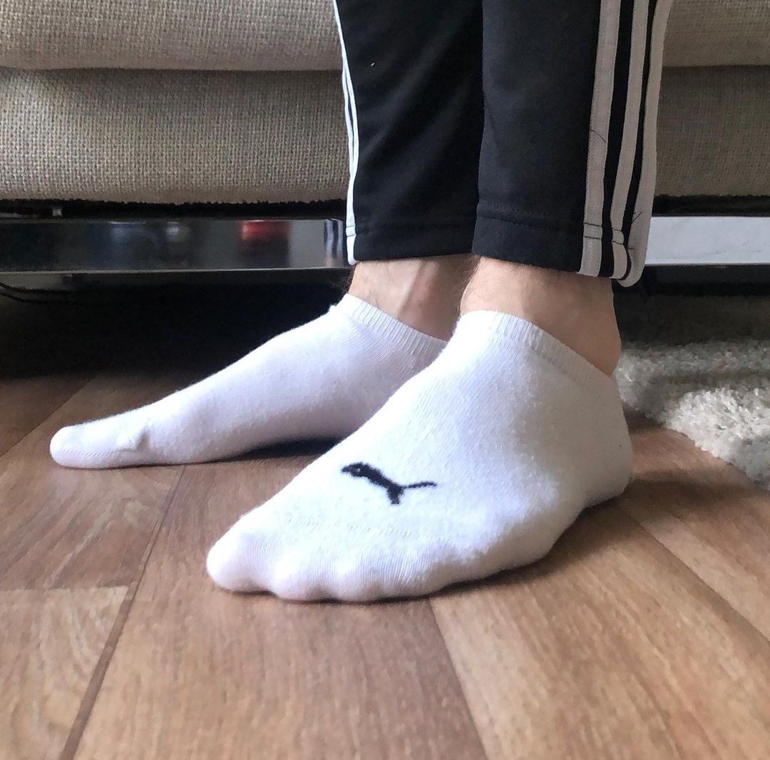 malefeet06's tweet photo. Kneel down and take care👅💦 https://t.co/x8B8uDNFyN