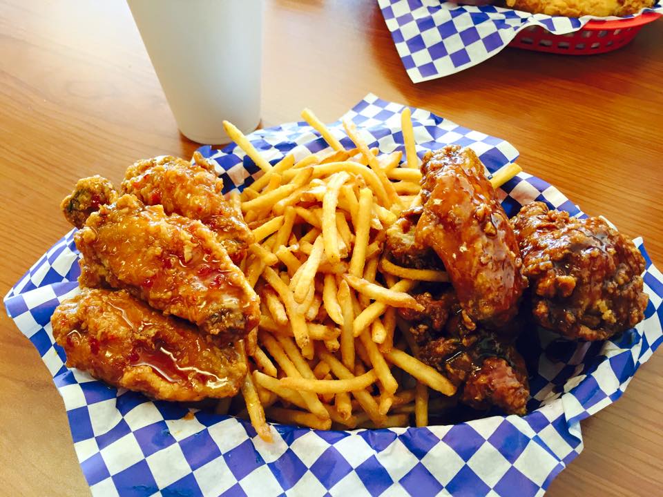 Things are heating up around here and we're not talking about the weather! 🔥🍗
.
📲 Order Pickup: 1l.ink/RDZRHF3
🚗 Order Delivery: 1l.ink/Z5HMBHS
 
#ChickenShack #ClovisCA #ClovisChicken